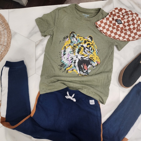 [CAT & JACK] boys Medium 8-10 cutest green shirt sleeve t-shirt w/  TIGER🐅 🐯 - Picture 2 of 16